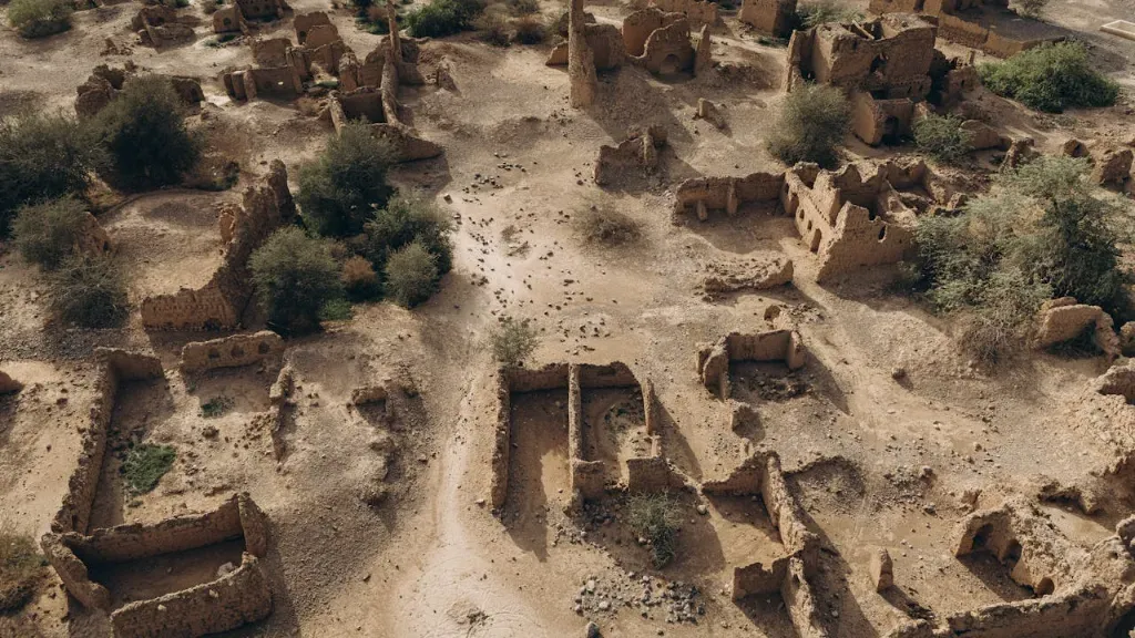 Archaeological tours by Archaeological Paths